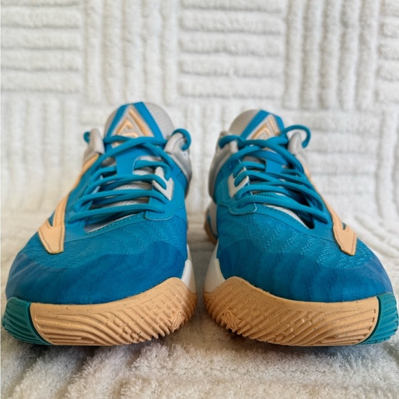 Giannis Immortality 3 EP Mens Basketball Shoes Phantom Ice Peach Blue Lightning - Picture 3 of 11